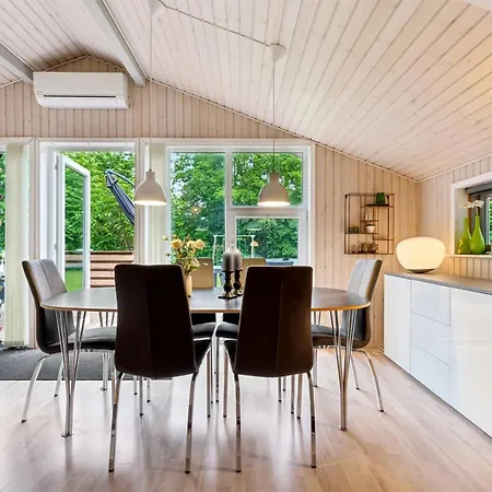Zaharinka - 30km From The Sea By Interhome